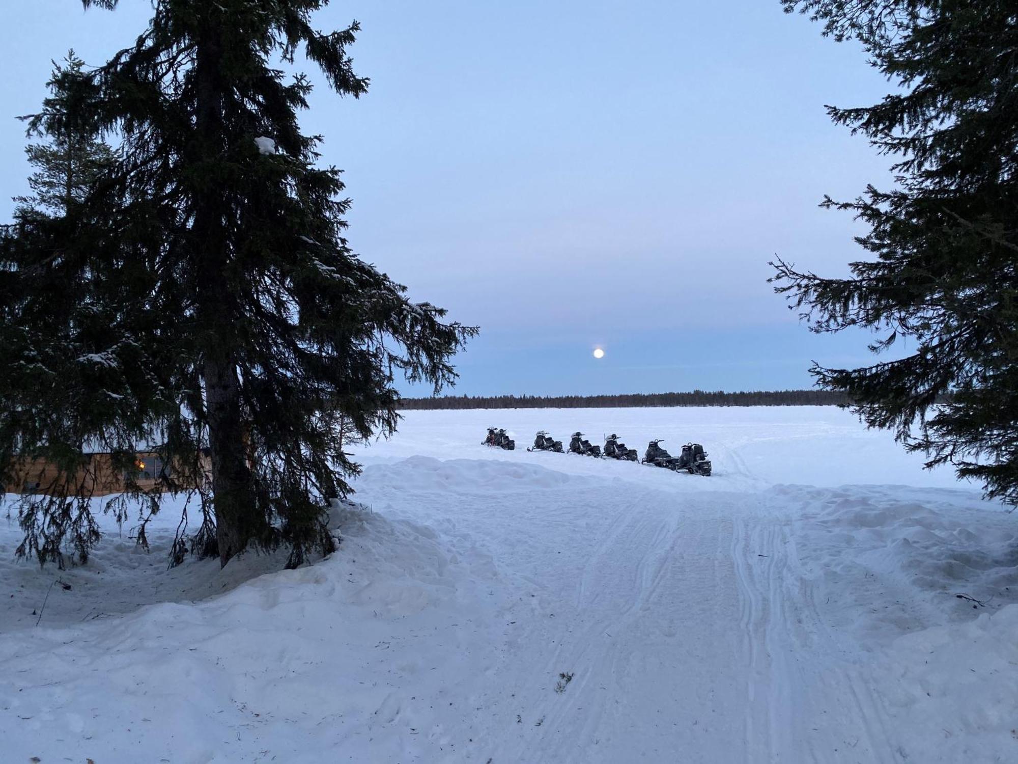 Rautuskylä 玛扎塔罗朱尔塔宾馆酒店 外观 照片